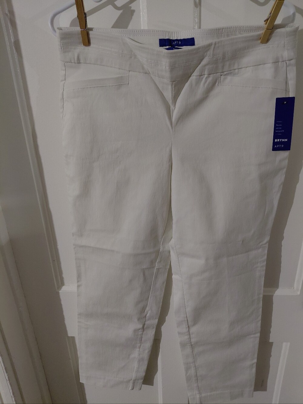 Apt. 9 White Cropped Ankle Pants